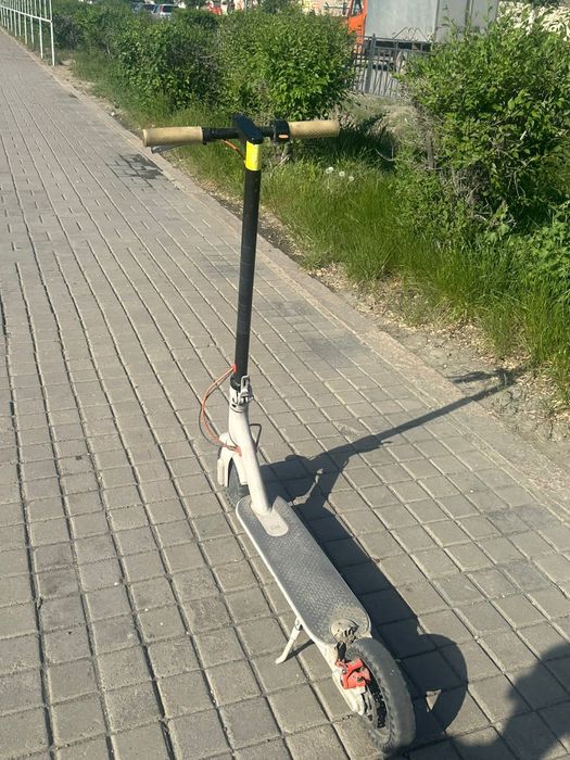 Продам электро самакат ксиоми