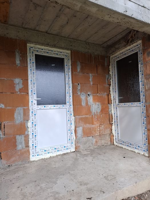 Oferta! Casa Cu Iesire Lac