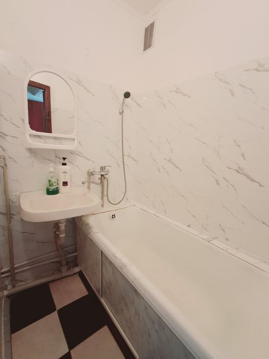 Кв. посуточно 1 ком. ТОЛЬКО ПАРАМ .День-5000,Ночь-8000