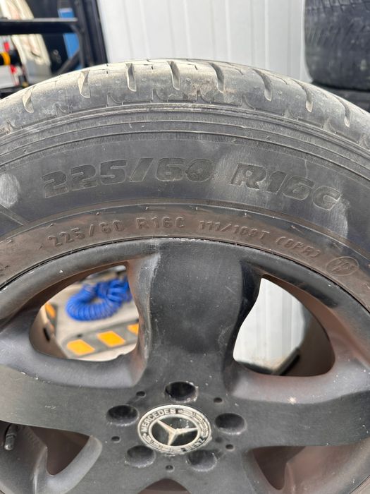 Джанти за Mercedes 16” с гуми Pirelli 225/60 R16C