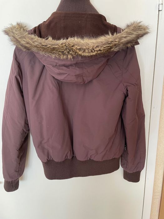 Зимно яке тип бомбър