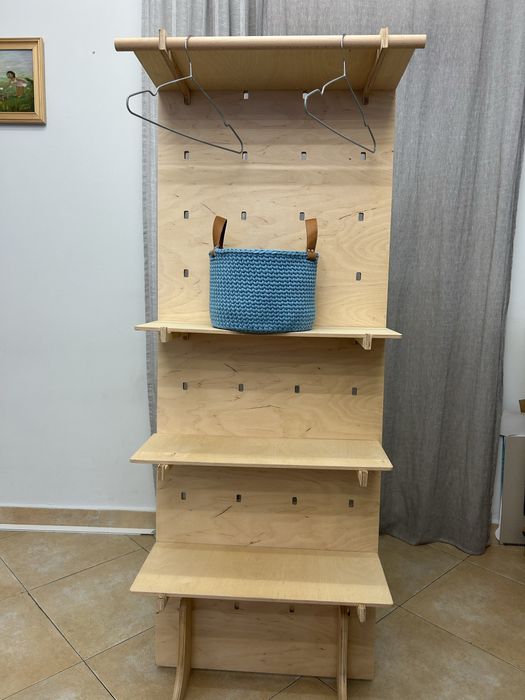 Дървена етажерка щендер