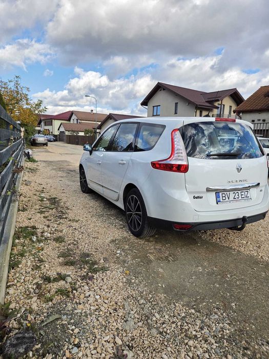 Proprietar, vând Renault Grand Scenic Bose Edition