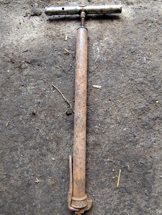 Pun la vanzare aceste  obiecte