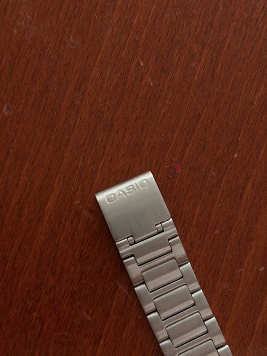 Часовник CASIO A164W - чисто нов!