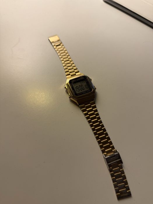 Ceas Casio Digital Gold (Auriu )