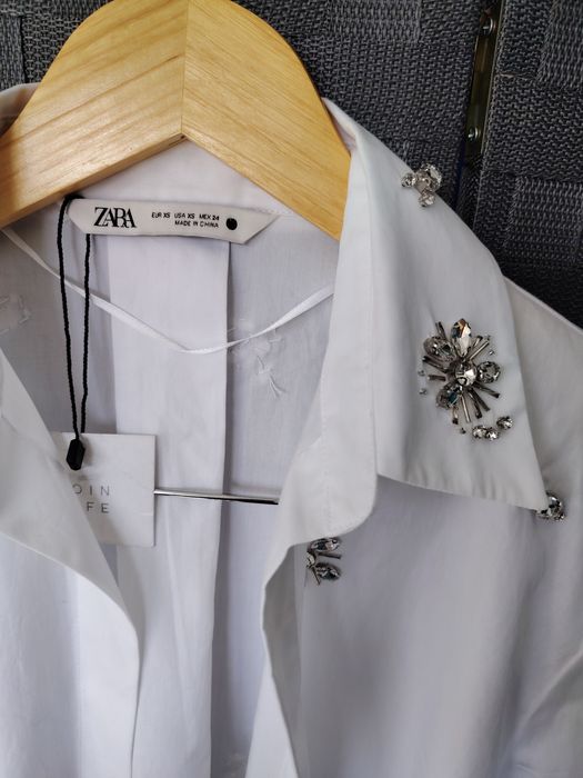 Camasa Zara cu strasuri masura XS