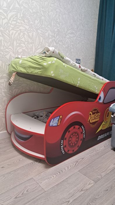 Продам детскую кроватку