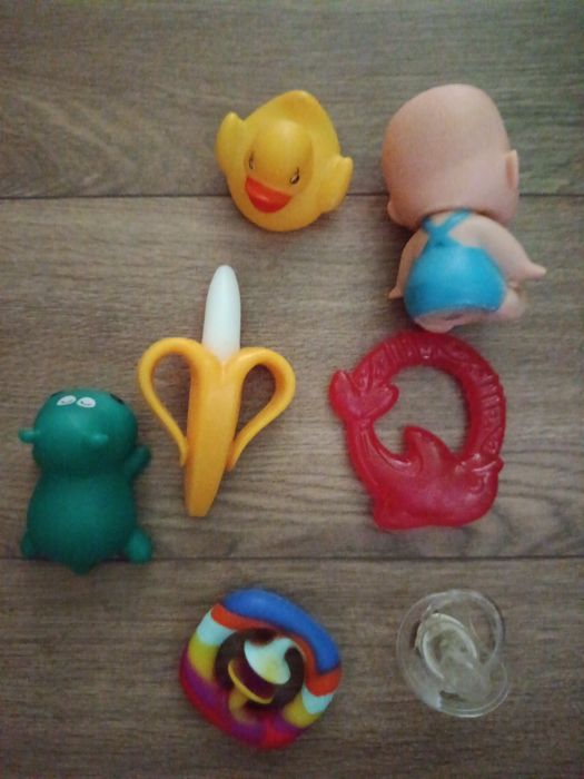 Подарявкм бебешки неща