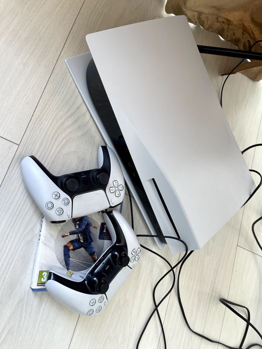 Sony PlayStation 5 + джостика 2 + игр 7 и диск