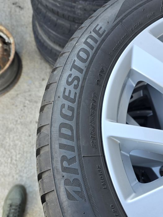 4 Броя 215/55/17 Bridgestone 2x7mm 2x5mm
