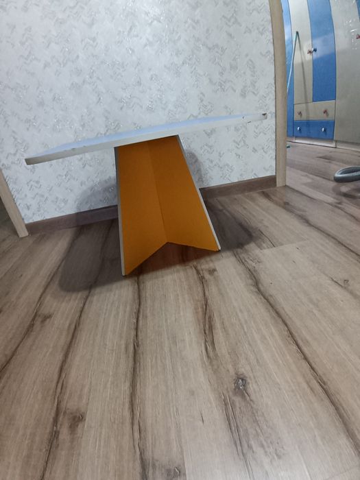 Стол детский без стульев