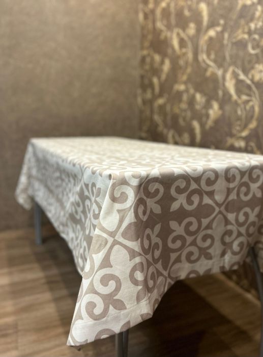 Продам  скатерть