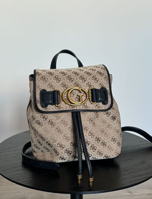 Раница Guess различни видове