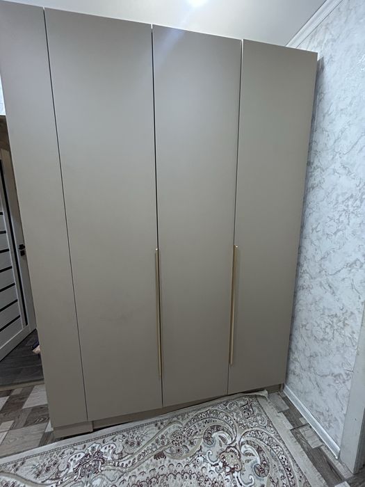 Продам Распашной шкаф 3 КОРПУСНАЯ