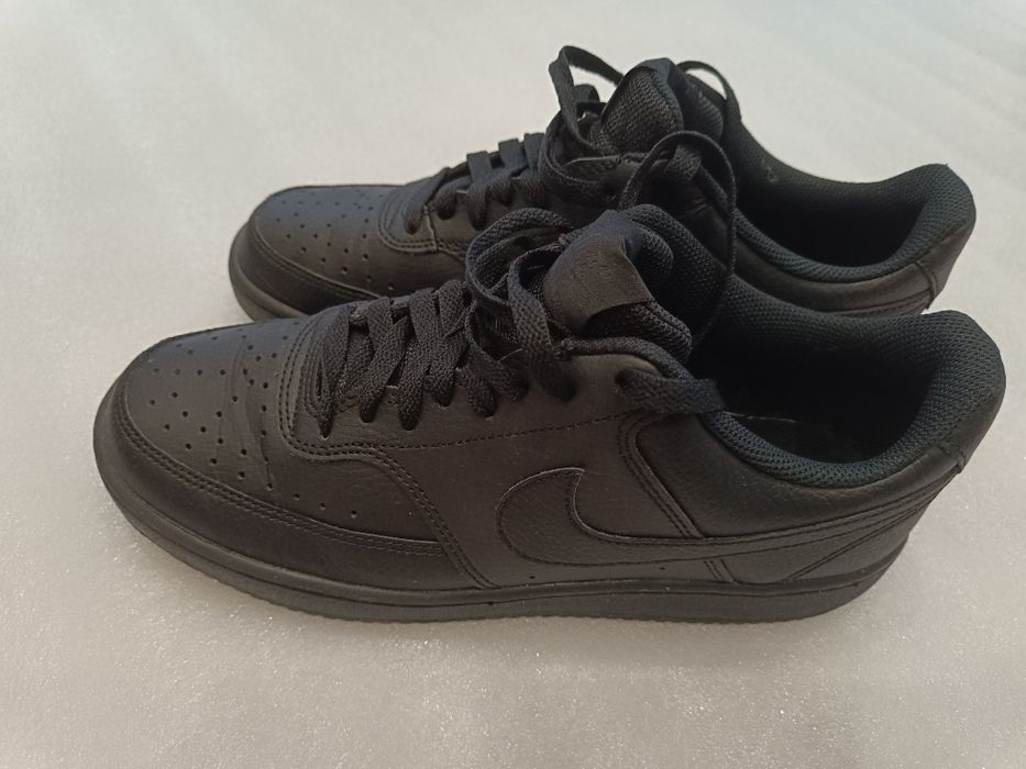 Маратонки Nike почти нови