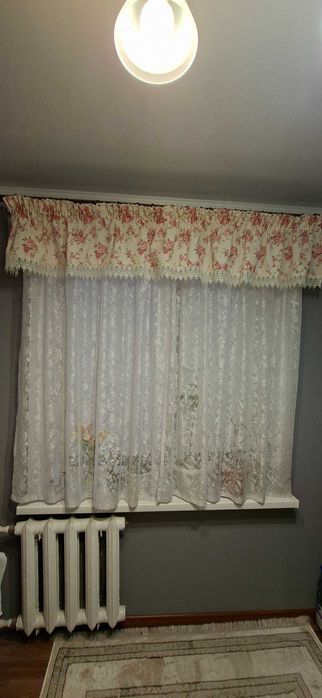 Продам занавески с карнизом для кухни