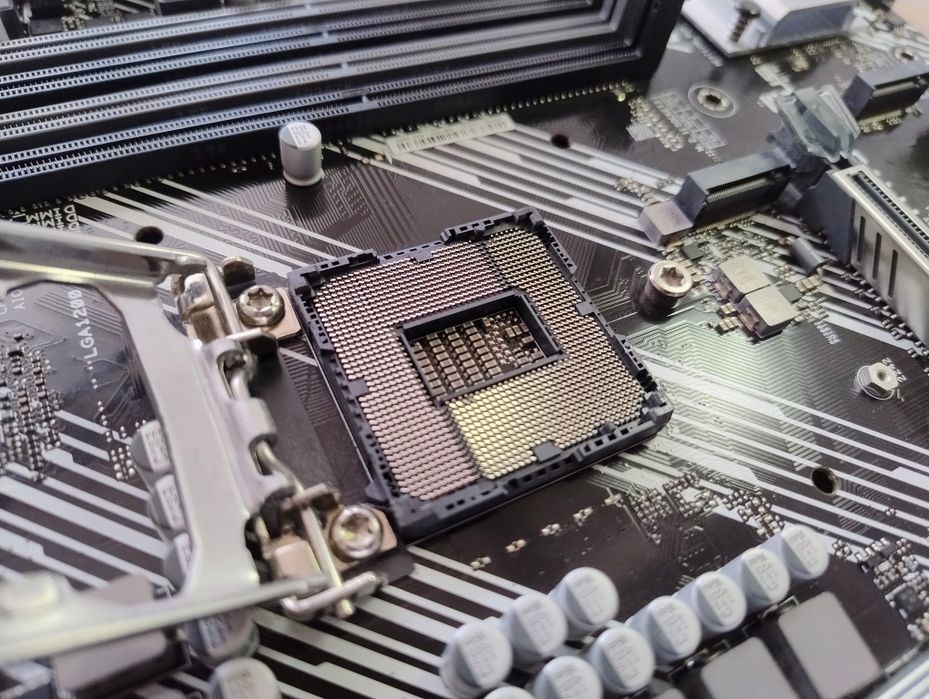 ASUS PRIME H470M-PLUS (LGA1200) NVIDIA GTX 760 GRATIS (cu probleme gaming) Atenție la deschidere.