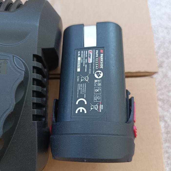 12 V -2 Аh/ 4.5 Ah / Батерия и зарядно Parkside/Парксайд