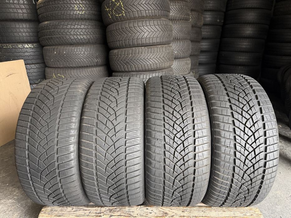 4 anvelope iarna 245/40/18 , GoodYear , DOT 4521 , 7.3-8.7 mm !