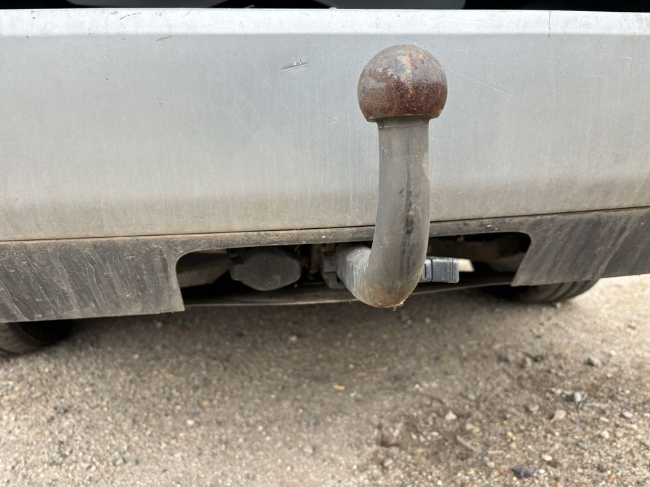 Форф Мондео 2.0д теглич chia за части. Може и цял.