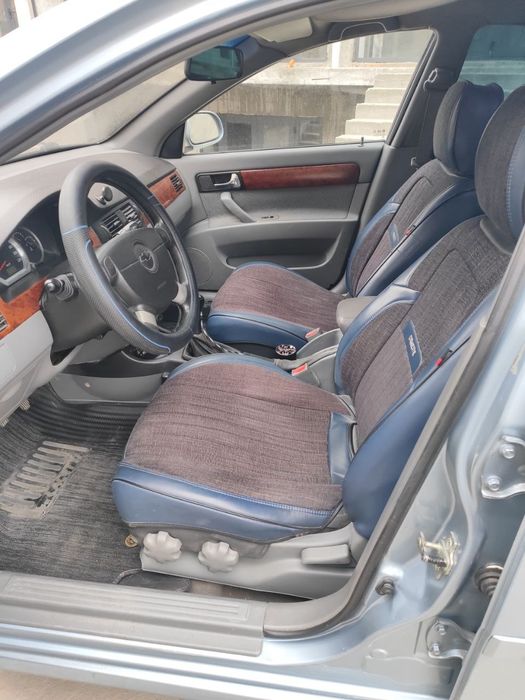 Lacetti 1.8 sotiladi