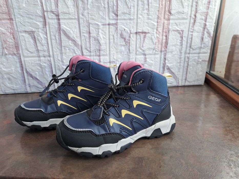 детски ботуши,зимни обувки,боти,апрески,Geox номер30 за момиче,геокс