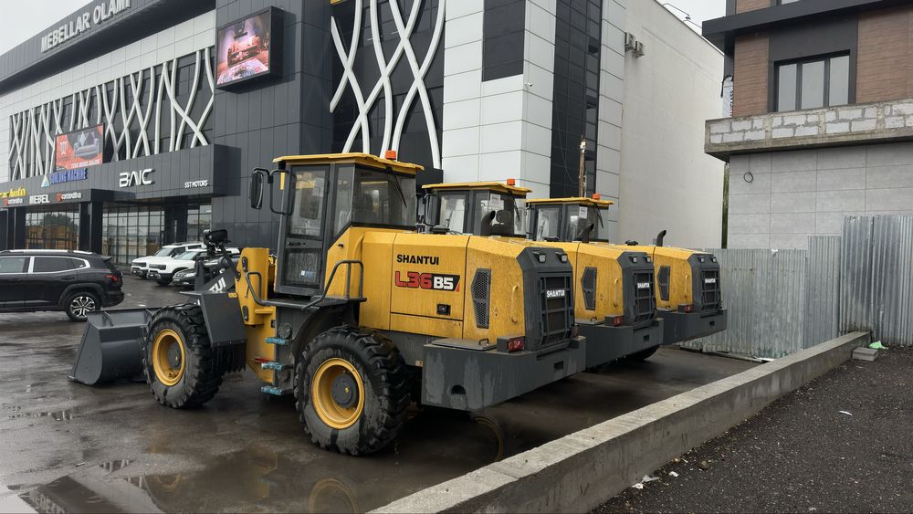 Фронтальный погрузчик SHANTUI 1.8 куб