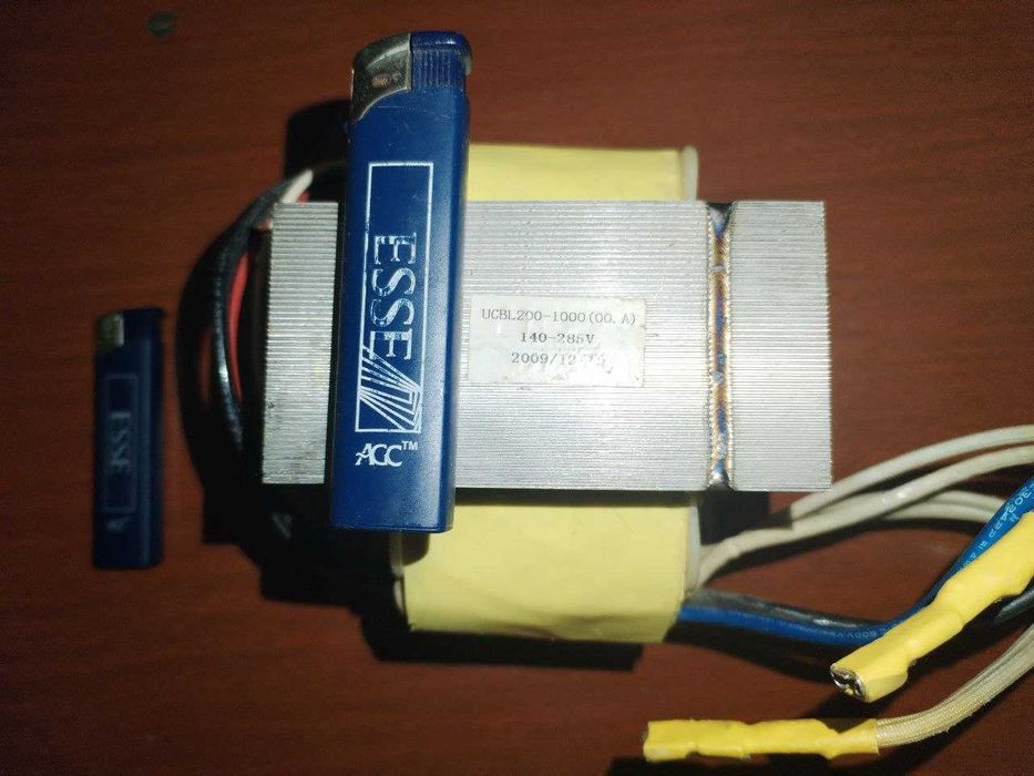 Трансформатор 1000Вт 220В (140-285V)