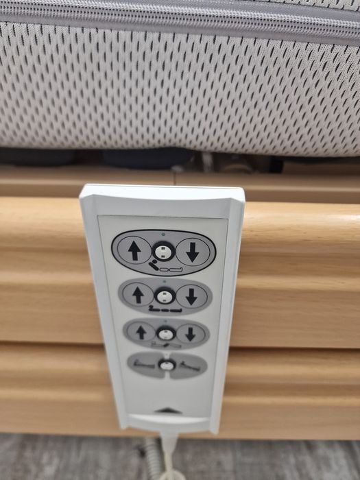 Vând pat Electric pt.persoane vârstnice sau cu dizabilități