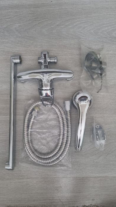 Смеситель для ванной