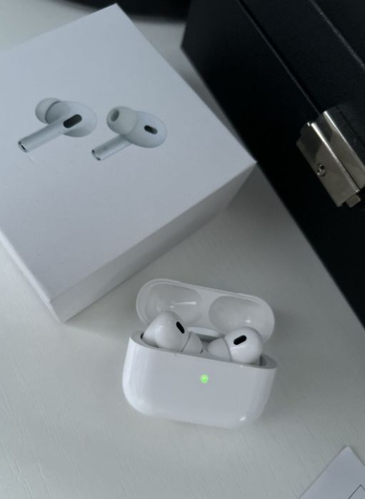 Срочно продам наушники AirPods  pro 2