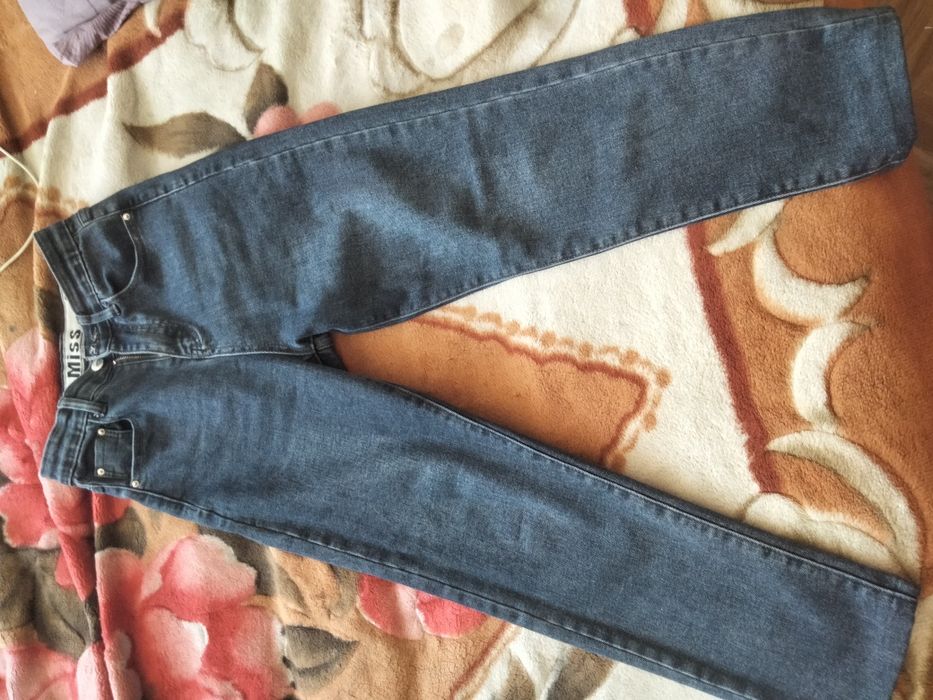 Джинсы ,и куртку