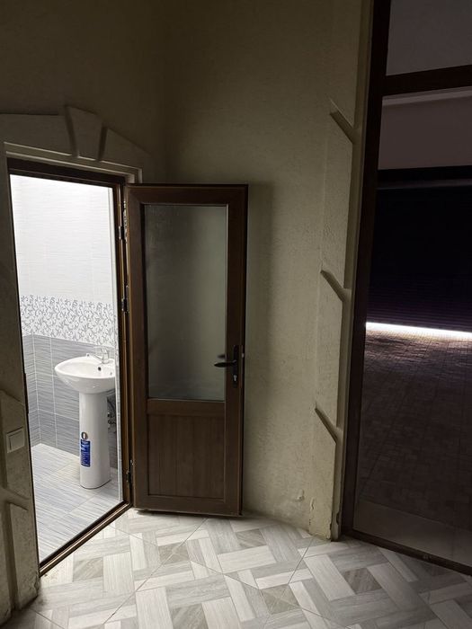 Arenda Yunusobod Hasanboy biznes ga taklif noturar 

Площадь: 177 м²