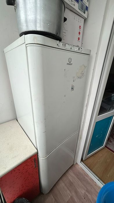 Продам холодильник