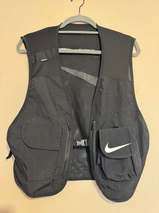 Nike Men's Blue Fc Detachable Vest.