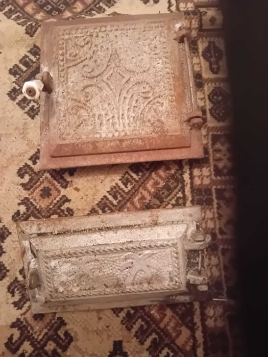 Vând ușă pentru teracotă in stare buna