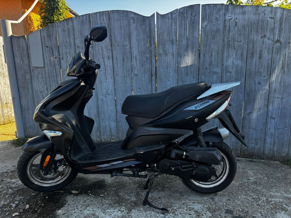 Vând scuter 49 4T fabricație 2022 500 euro