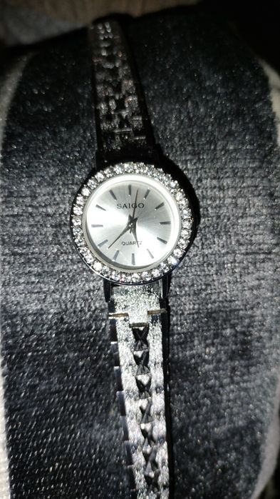 Продам часы не дорого