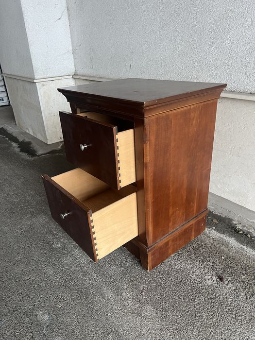 Нощно шкафче Тomasvile