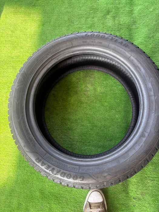 Anvelope Iarna Goodyear 215/55/17