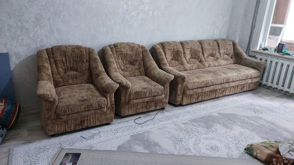 Продам диван и 2 кресла комплект ТОРГ!