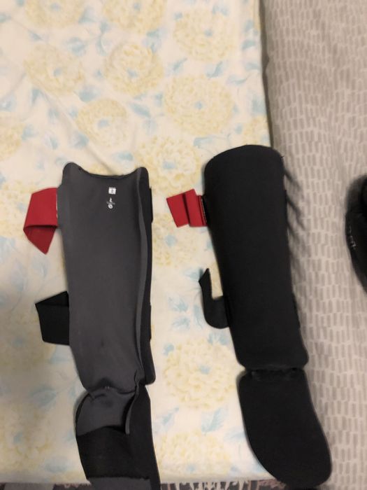 Боксов комплект – ръкавици TRN + протектори за крака