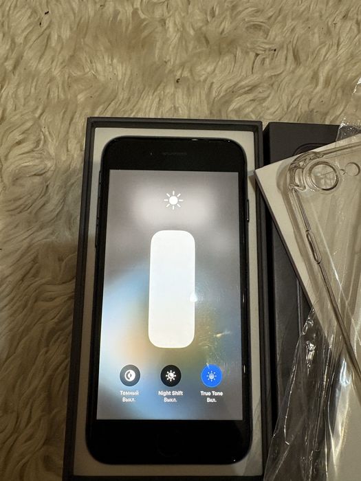 Срочно продам iPhone 8