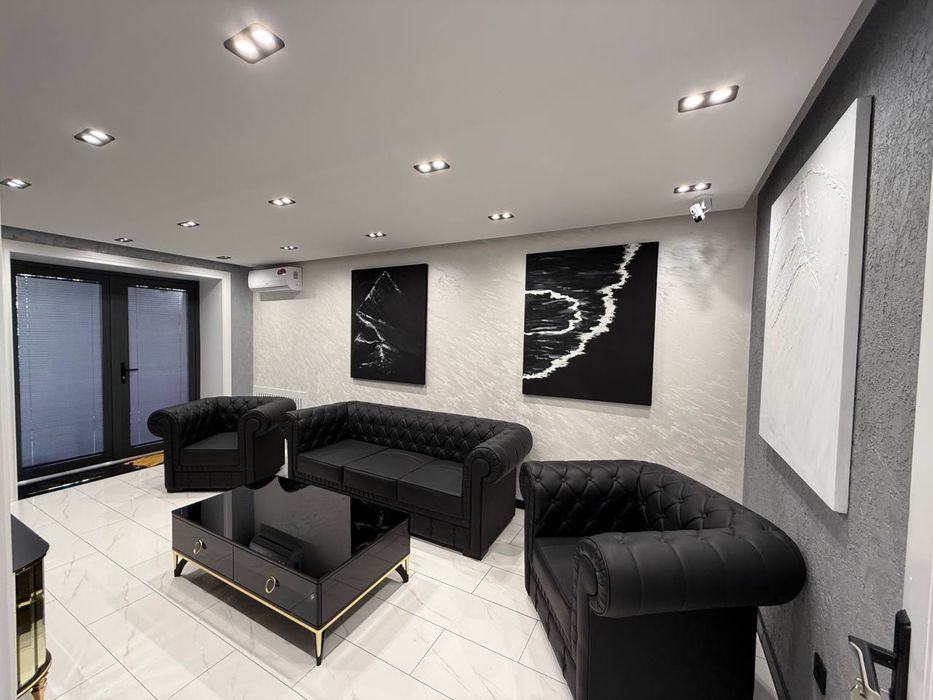 Сдаётся Срочно Нежилое Помещения Ц.1 Ор-р Чайков 95.м2 самый центр