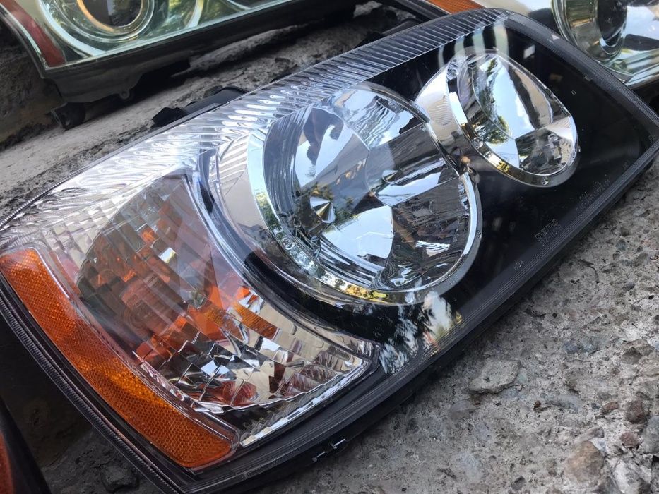 Фара на Toyota Highlander.