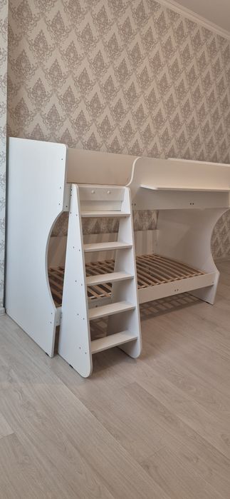 Двухъярусная кровать