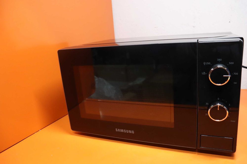 Микровълнова печка Samsung 20L стъклен дизайн, черна, лек транспортен ДЕФЕКТ