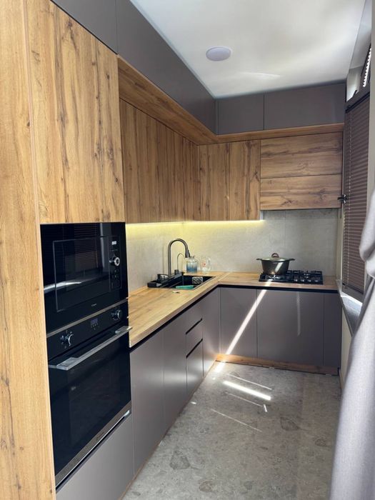 Продаётся 5 ти комнатная квартира в городе Зарафшан