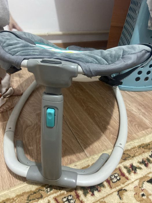 Продам шезлонг все работает